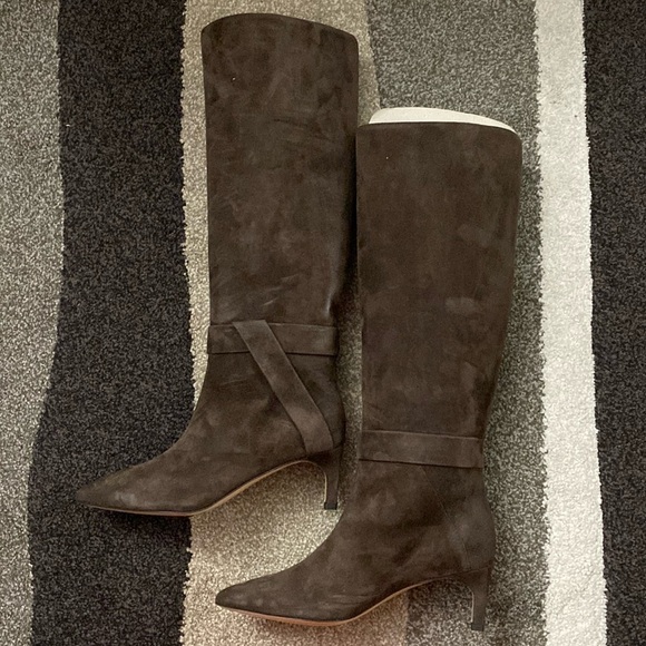 NWOT BANANA REPUBLIC Torri Tall Low Heel Suede Boot - Picture 4 of 6